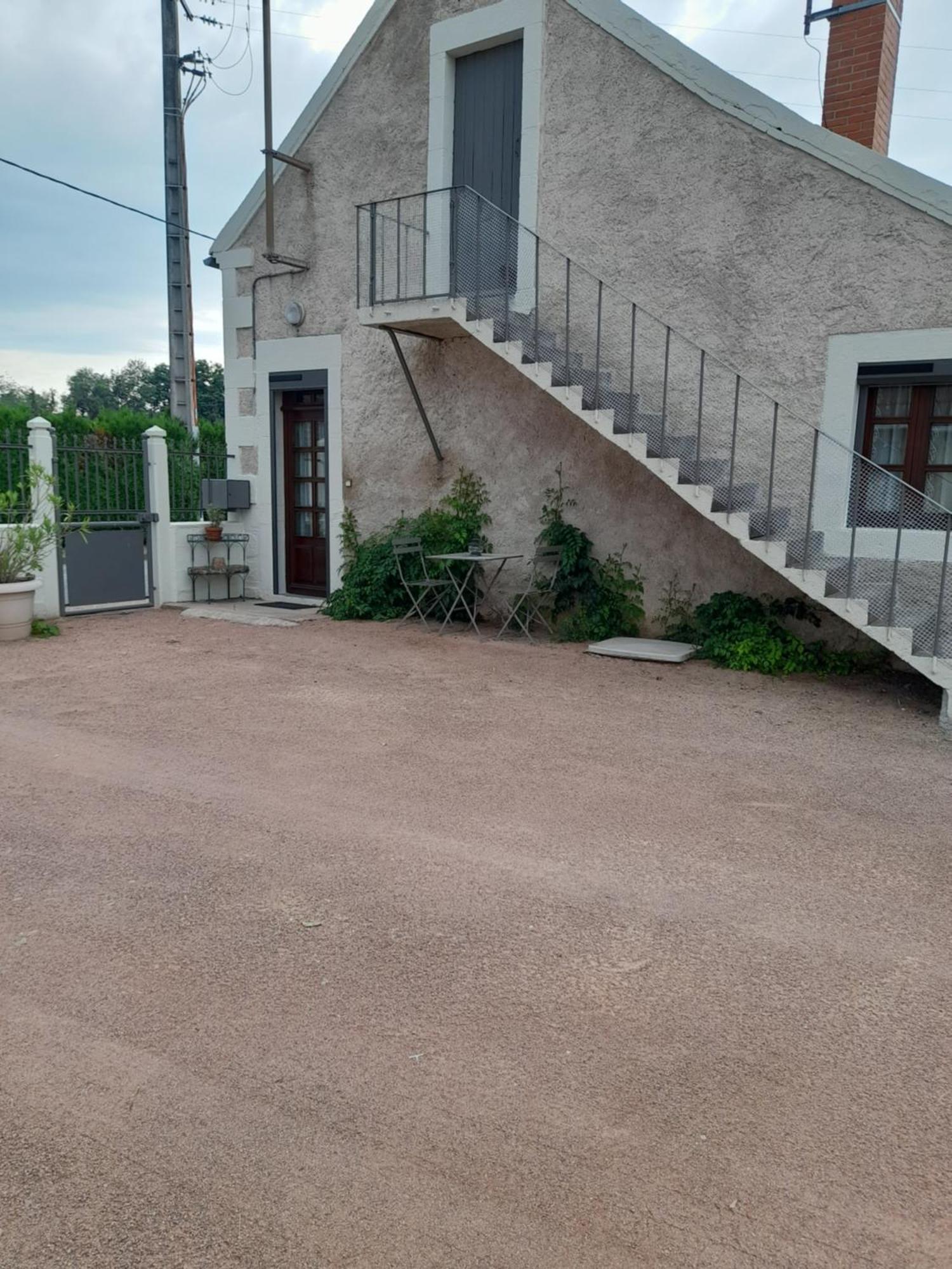 Maison Proche Le Pal 4Kms Thiel-sur-Acolin 외부 사진